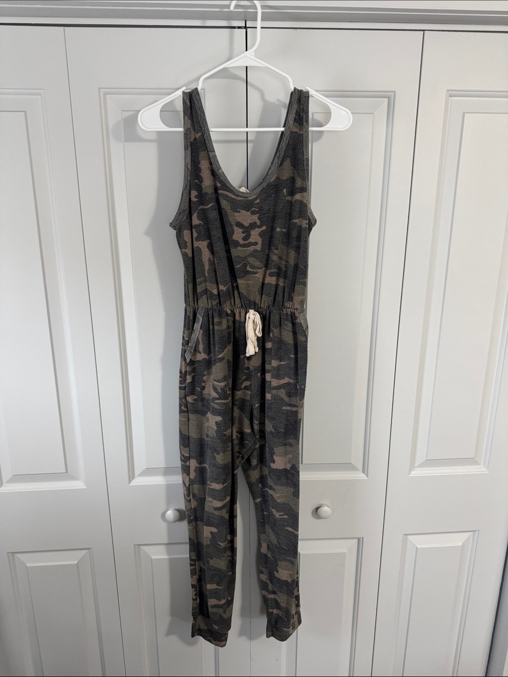 Women's Camo Sleeveless Jumpsuit - Olive/Black